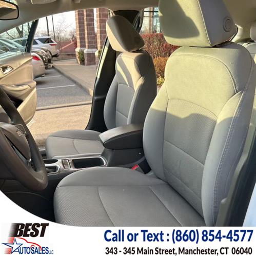2017 Chevrolet Cruze 4dr HB 1.4L LT w/1SD photo