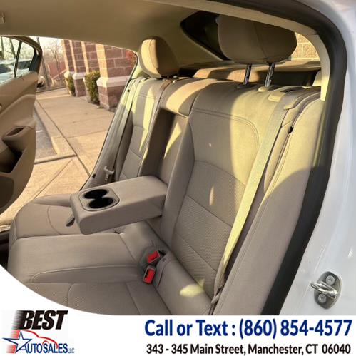 2017 Chevrolet Cruze 4dr HB 1.4L LT w/1SD photo