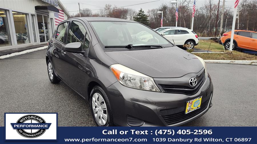 2012 Toyota Yaris 5-Door L photo