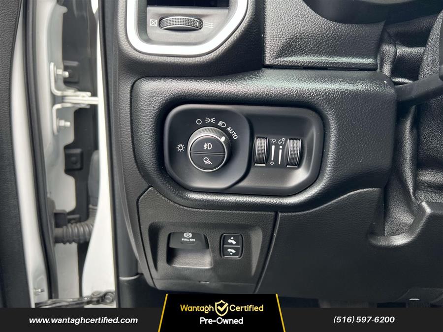 2019 RAM 1500 Big Horn/Lone Star 4x4 Crew Ca photo