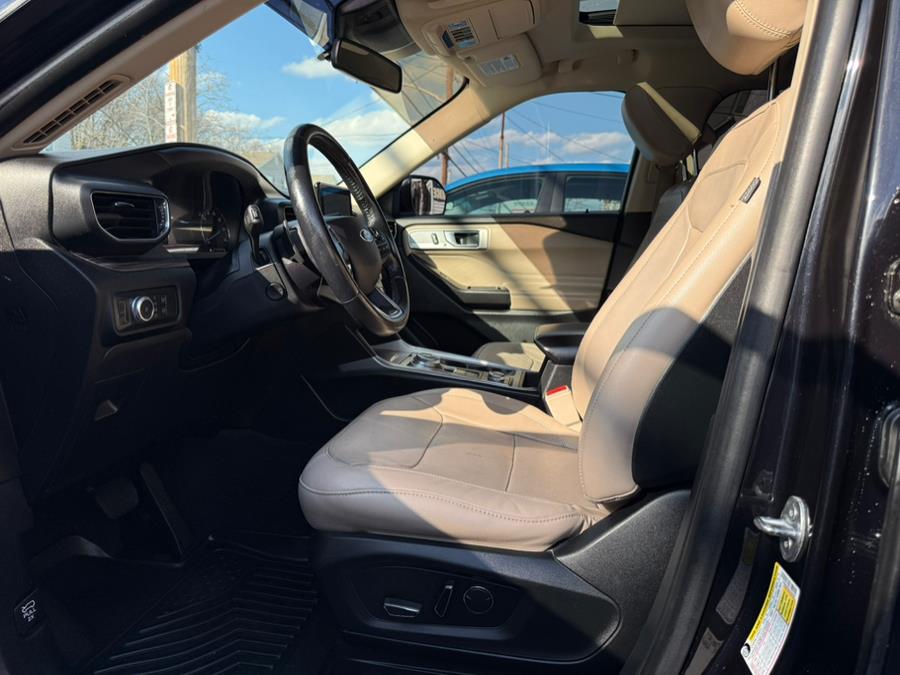 2020 Ford Explorer Limited 4WD photo