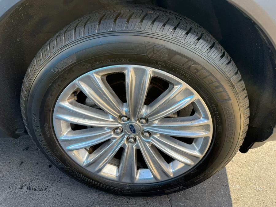 2020 Ford Explorer Limited 4WD photo