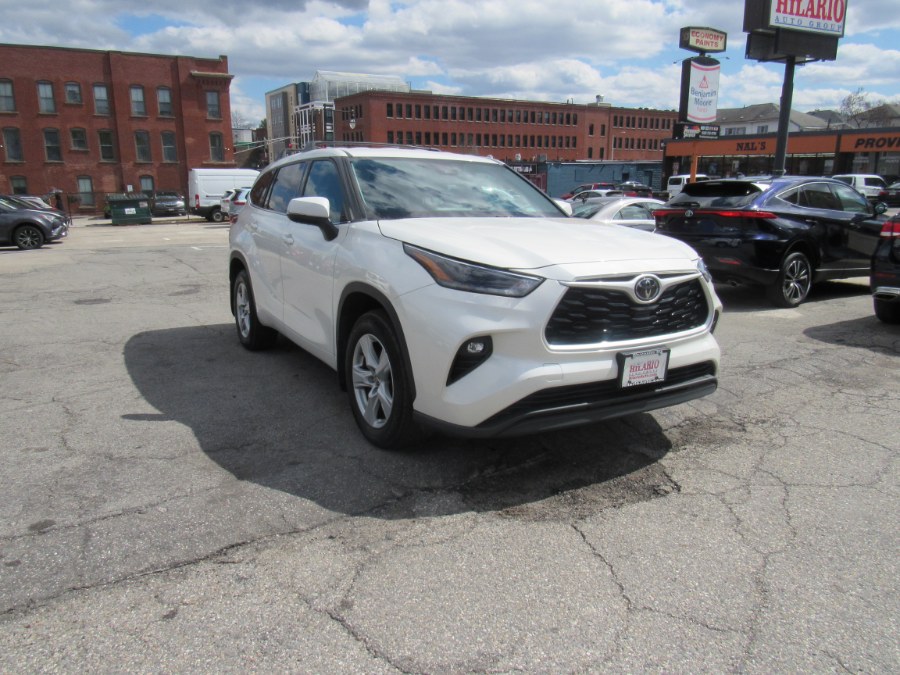 2021 Toyota Highlander LE photo