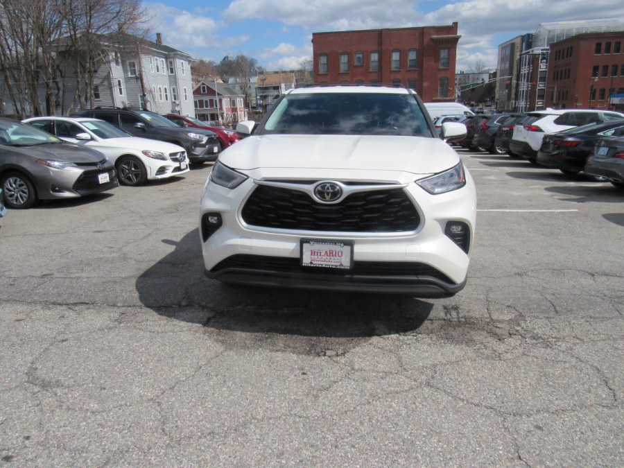 2021 Toyota Highlander LE photo