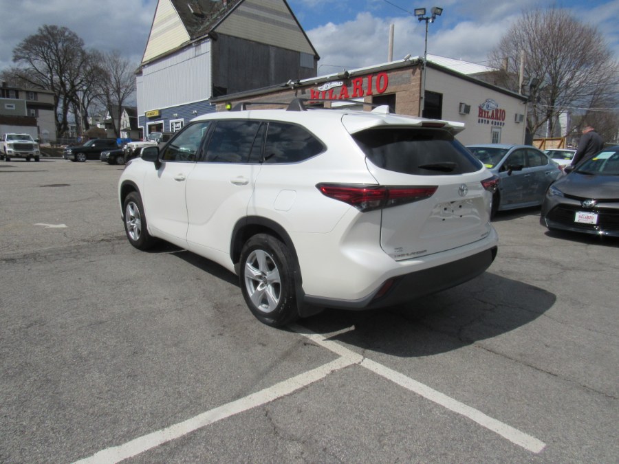 2021 Toyota Highlander LE photo