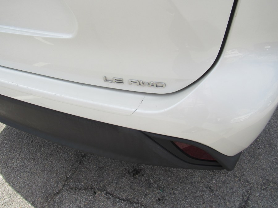 2021 Toyota Highlander LE photo