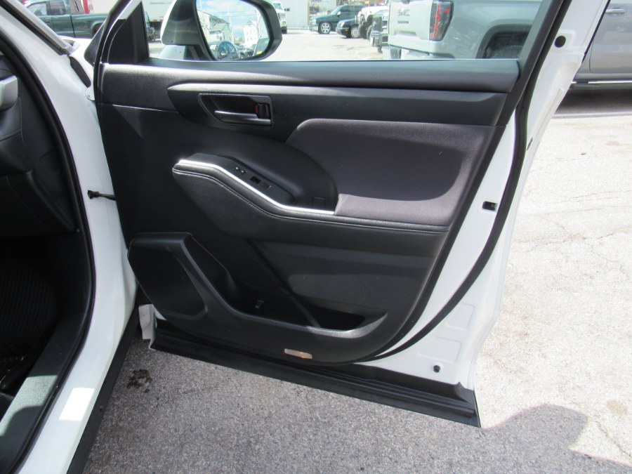 2021 Toyota Highlander LE photo