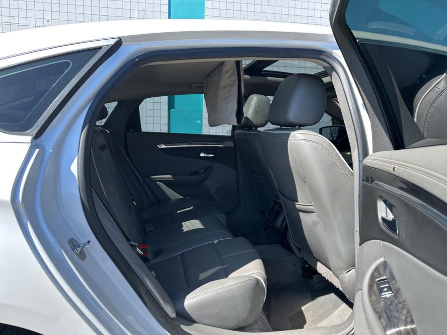 2015 Chevrolet Impala 4dr Sdn LTZ w/2LZ photo