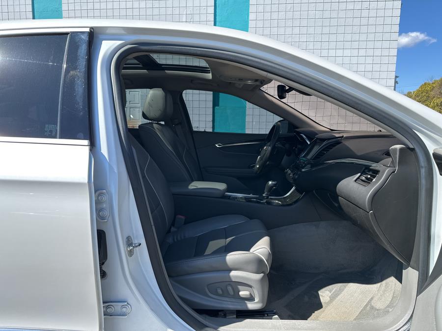 2015 Chevrolet Impala 4dr Sdn LTZ w/2LZ photo