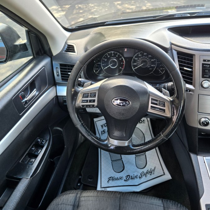 2012 Subaru Legacy 2.5i Premium photo