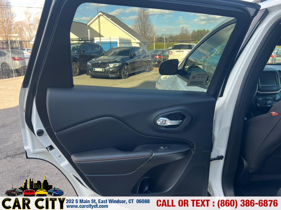 2016 Jeep Cherokee 4WD 4dr Latitude photo