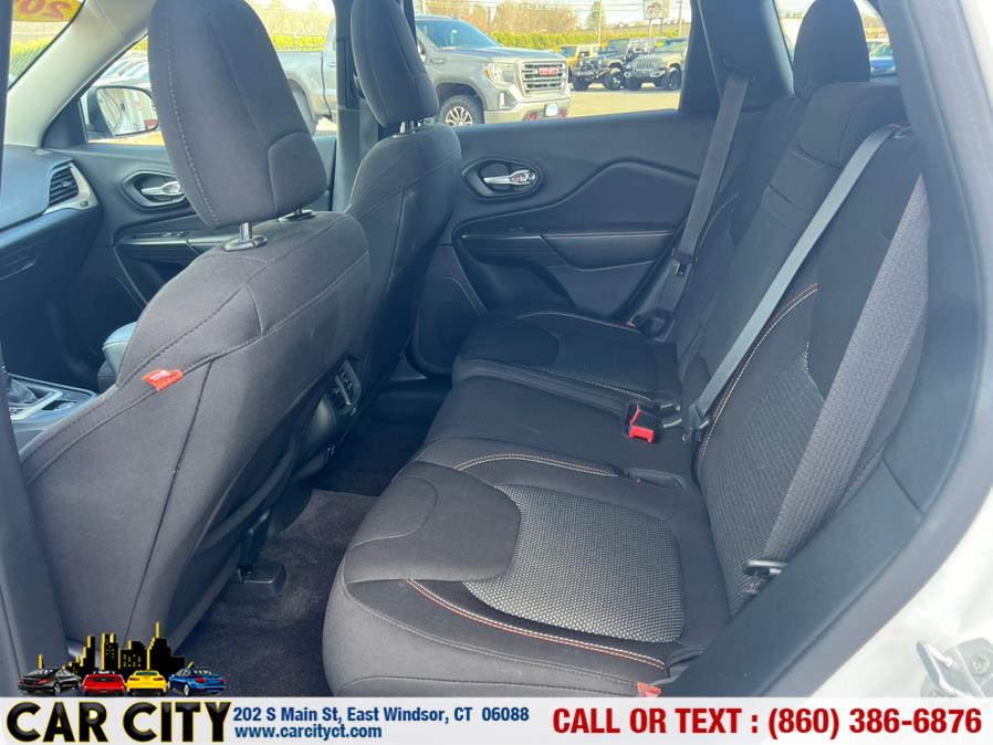2016 Jeep Cherokee 4WD 4dr Latitude photo