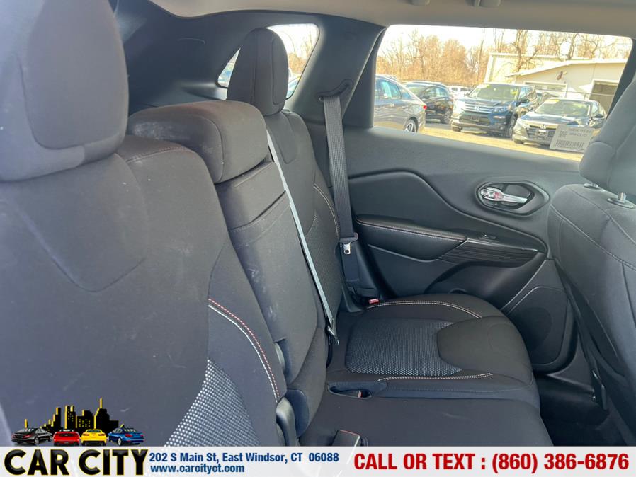 2016 Jeep Cherokee 4WD 4dr Latitude photo