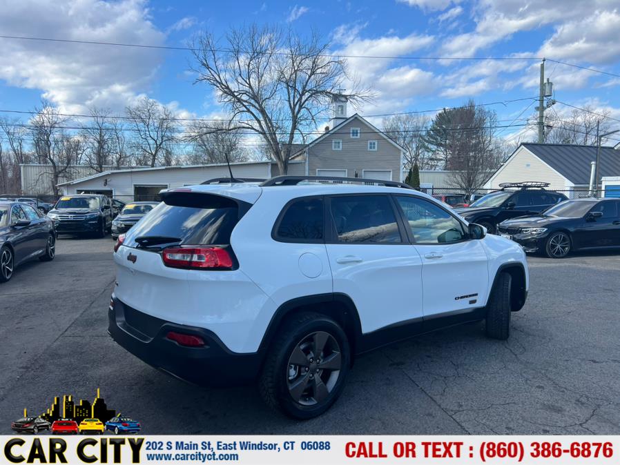 2016 Jeep Cherokee 4WD 4dr Latitude photo