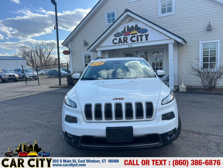 2016 Jeep Cherokee 4WD 4dr Latitude photo