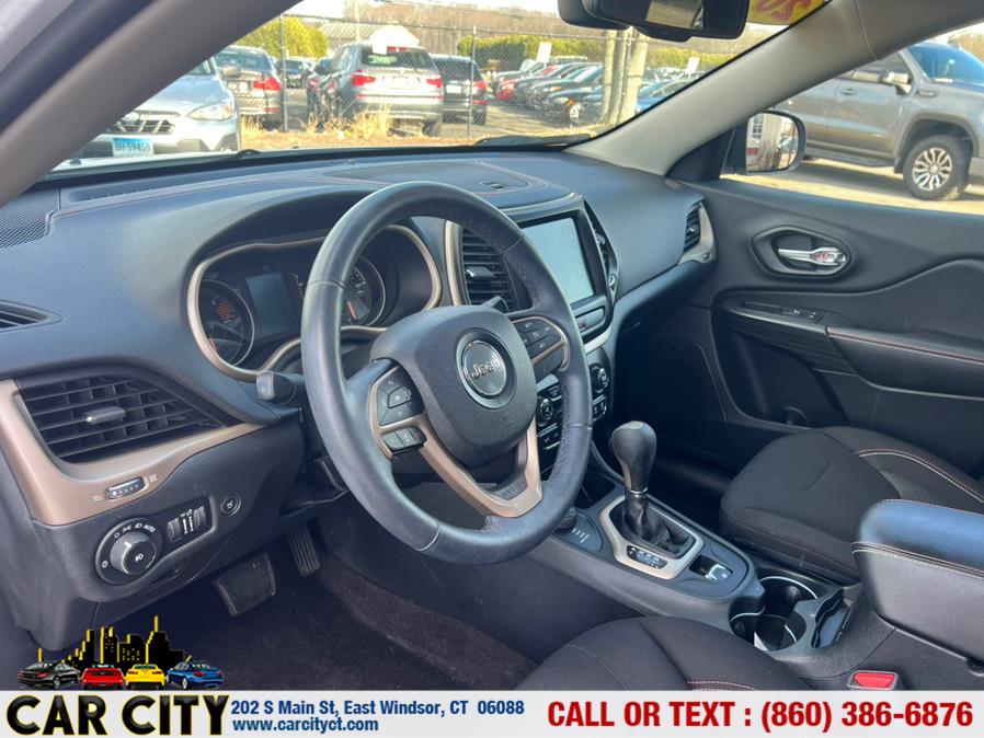 2016 Jeep Cherokee 4WD 4dr Latitude photo