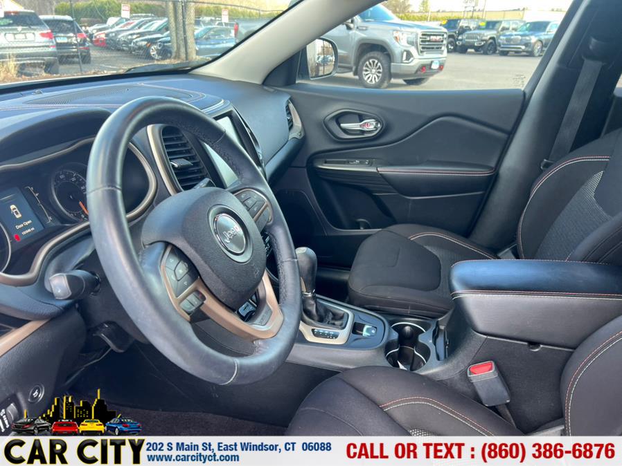 2016 Jeep Cherokee 4WD 4dr Latitude photo