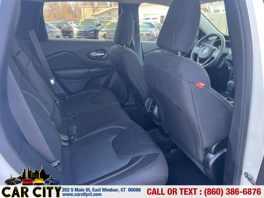 2016 Jeep Cherokee 4WD 4dr Latitude photo