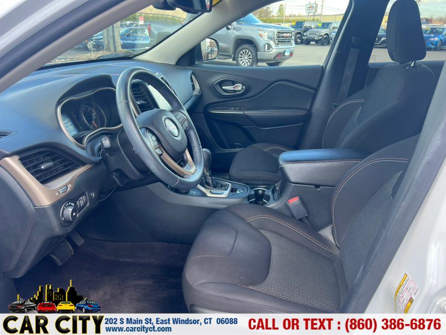 2016 Jeep Cherokee 4WD 4dr Latitude photo