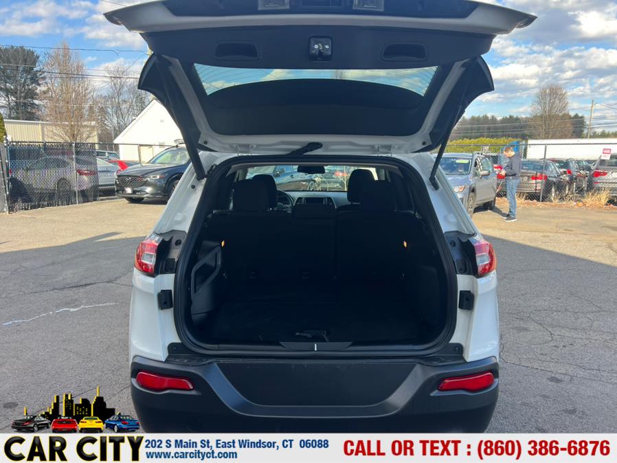 2016 Jeep Cherokee 4WD 4dr Latitude photo