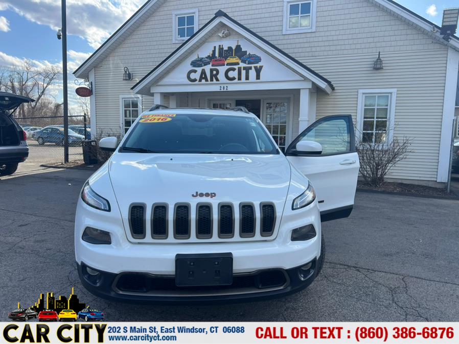 2016 Jeep Cherokee 4WD 4dr Latitude photo
