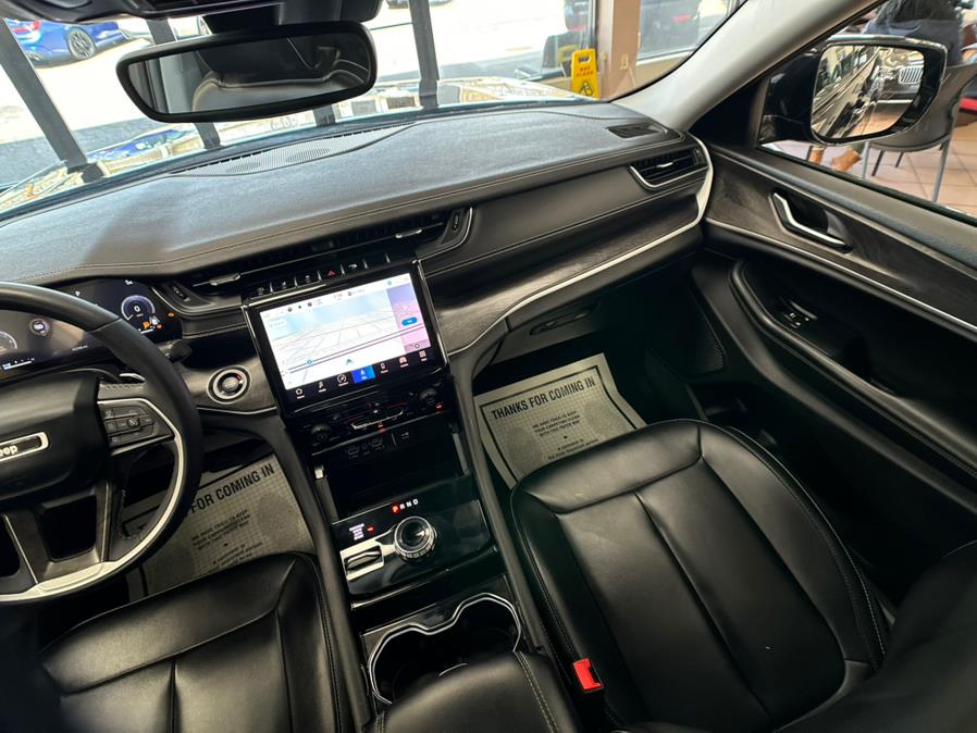 2023 Jeep Grand Cherokee Limited 4x4 photo