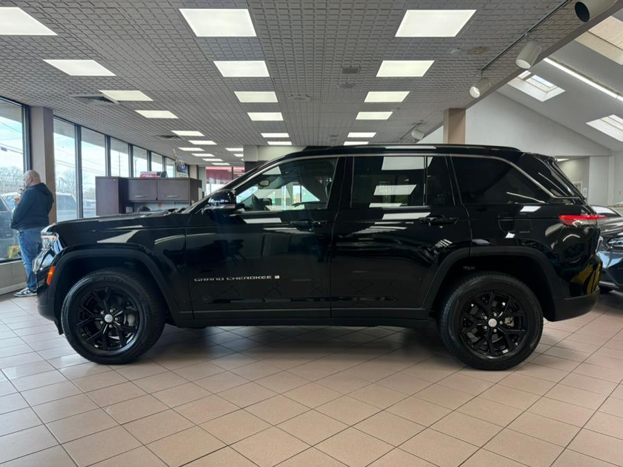 2023 Jeep Grand Cherokee Limited 4x4 photo