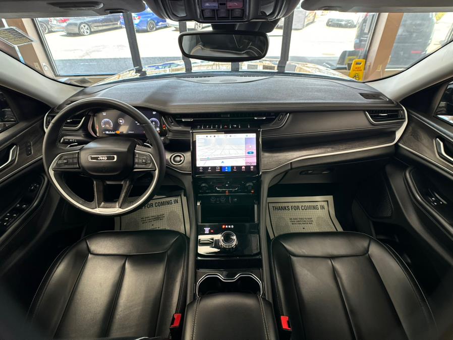 2023 Jeep Grand Cherokee Limited 4x4 photo