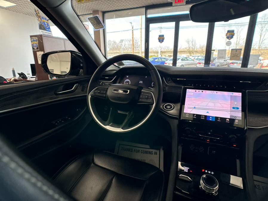 2023 Jeep Grand Cherokee Limited 4x4 photo