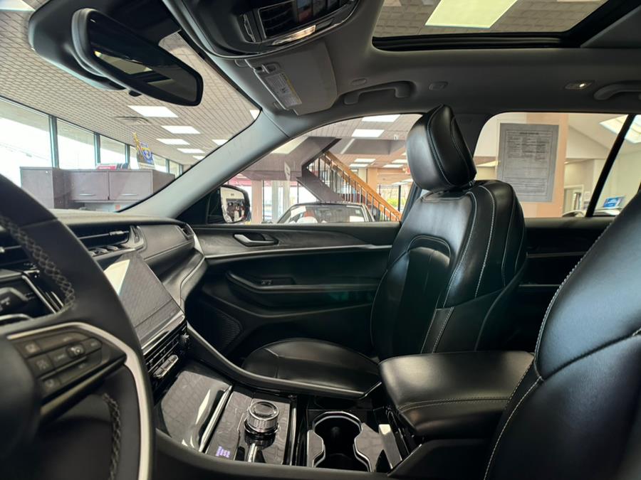 2023 Jeep Grand Cherokee Limited 4x4 photo