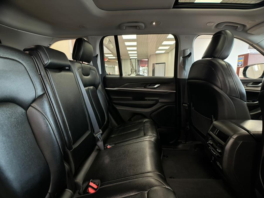 2023 Jeep Grand Cherokee Limited 4x4 photo