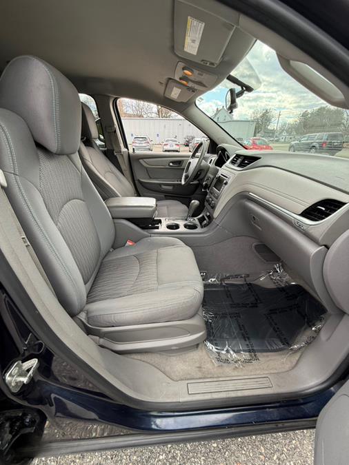 2016 Chevrolet Traverse AWD 4dr LS photo