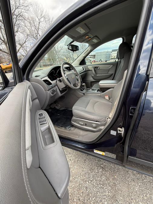 2016 Chevrolet Traverse AWD 4dr LS photo
