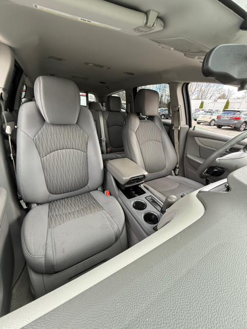 2016 Chevrolet Traverse AWD 4dr LS photo