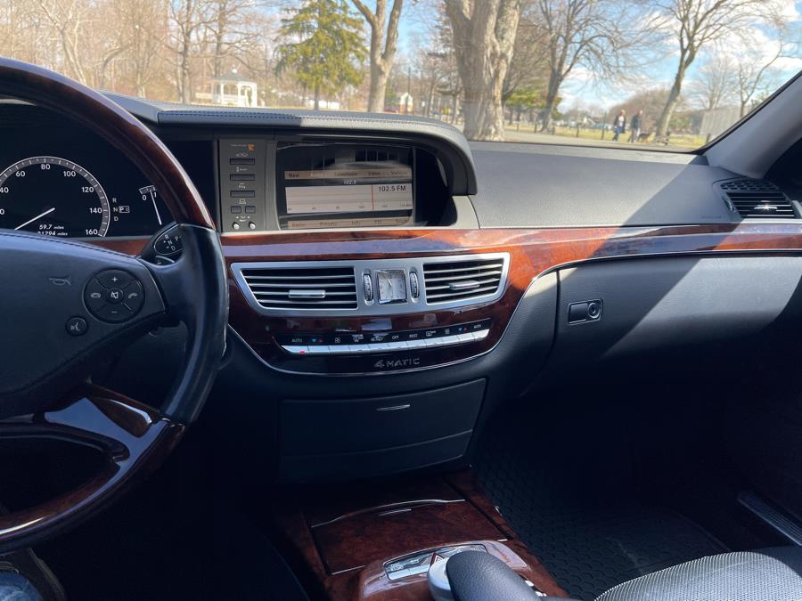 2012 Mercedes-Benz S-Class S550 4MATIC photo