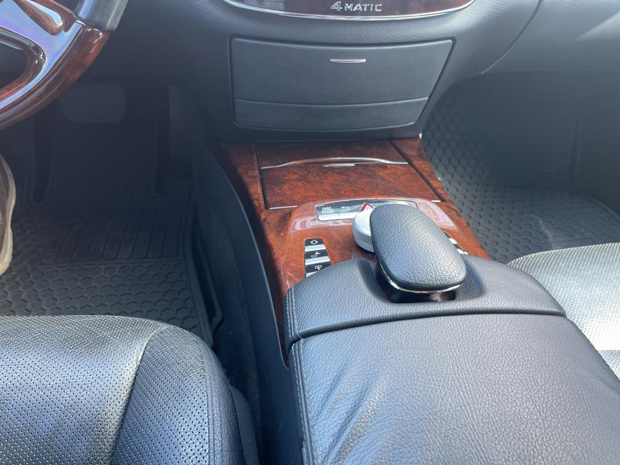 2012 Mercedes-Benz S-Class S550 4MATIC photo
