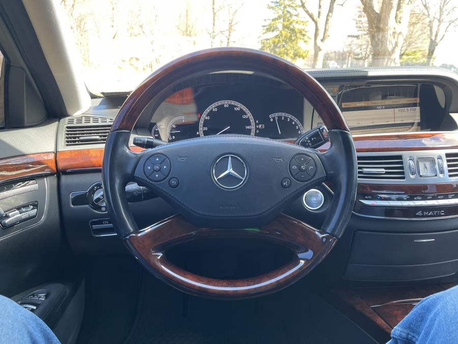 2012 Mercedes-Benz S-Class S550 4MATIC photo