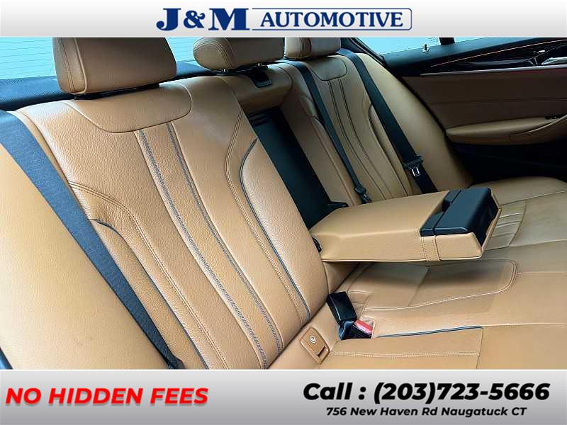 2019 BMW 5-Series 530i xDrive photo