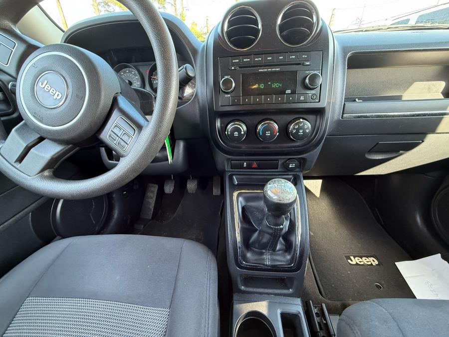 2015 Jeep Patriot FWD 4dr Sport photo