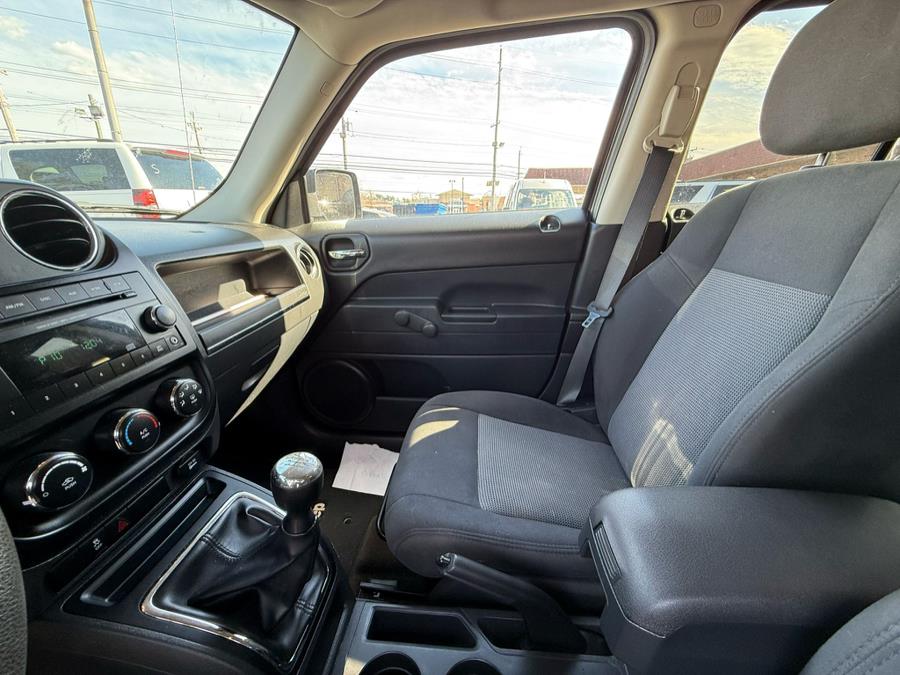 2015 Jeep Patriot FWD 4dr Sport photo