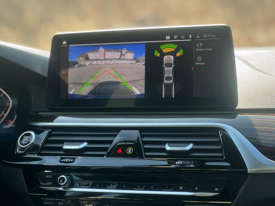 2022 BMW 5-Series 530i xDrive Sedan photo
