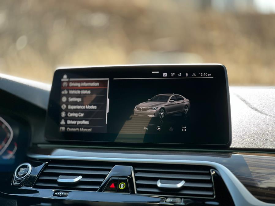 2022 BMW 5-Series 530i xDrive Sedan photo