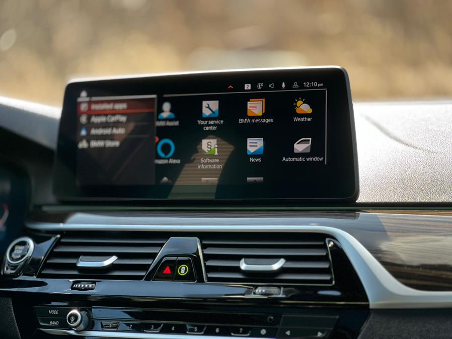 2022 BMW 5-Series 530i xDrive Sedan photo
