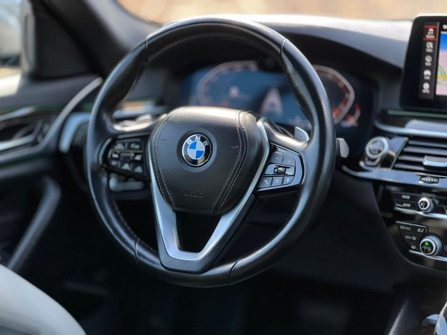 2022 BMW 5-Series 530i xDrive Sedan photo