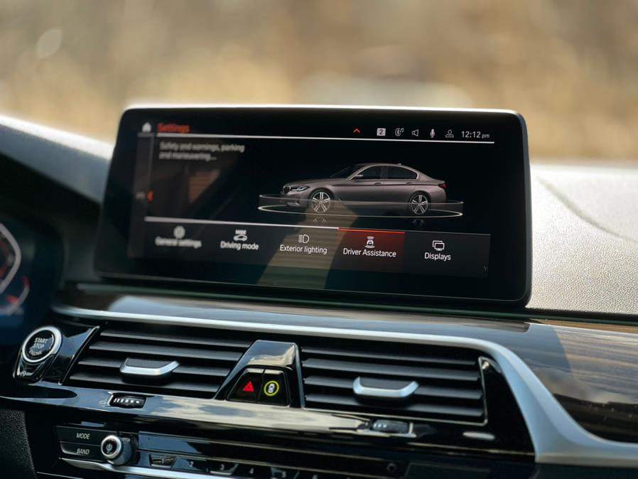 2022 BMW 5-Series 530i xDrive Sedan photo