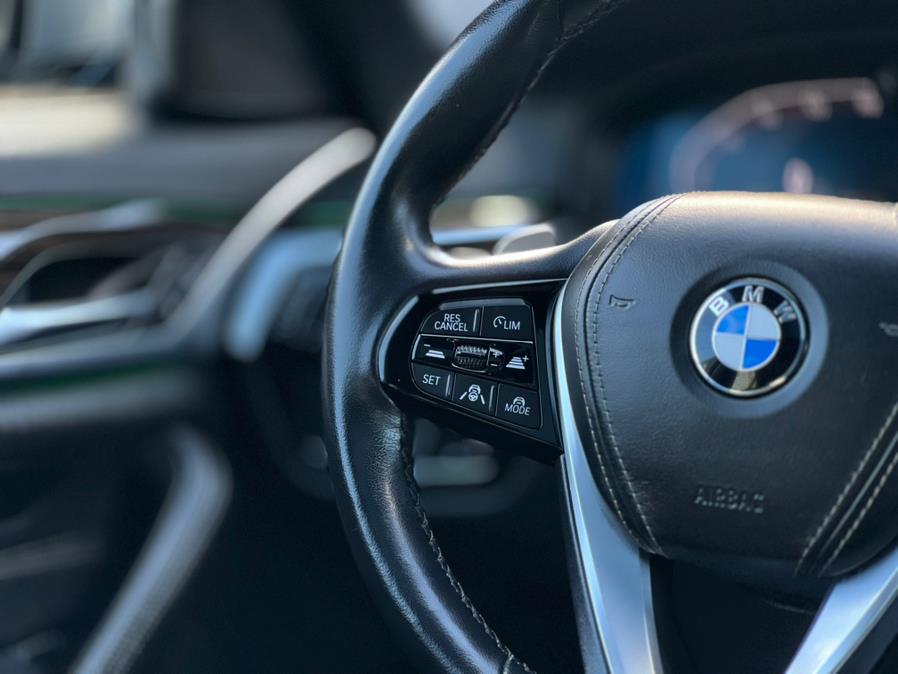 2022 BMW 5-Series 530i xDrive Sedan photo