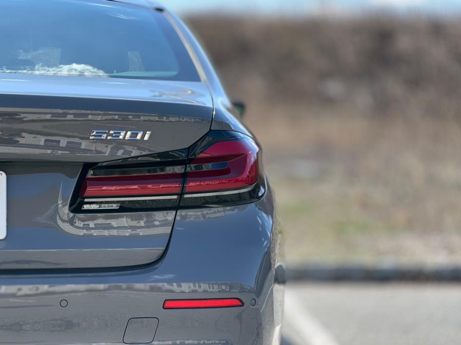 2022 BMW 5-Series 530i xDrive Sedan photo