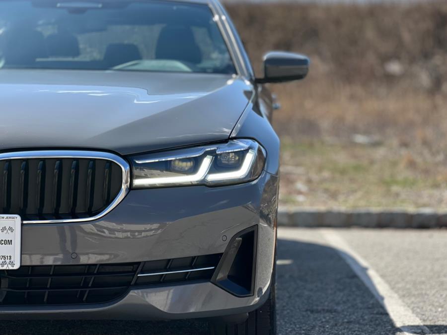 2022 BMW 5-Series 530i xDrive Sedan photo