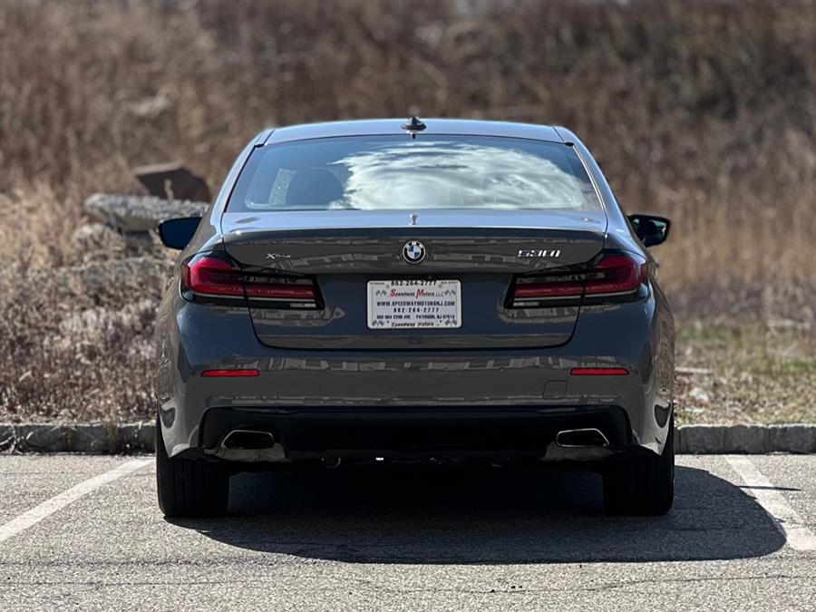 2022 BMW 5-Series 530i xDrive Sedan photo