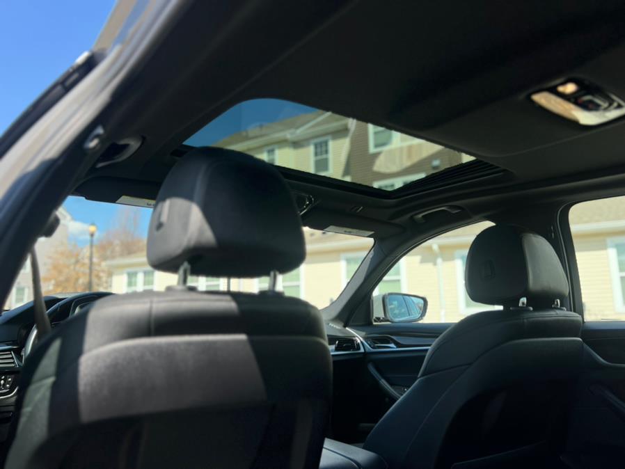 2022 BMW 5-Series 530i xDrive Sedan photo